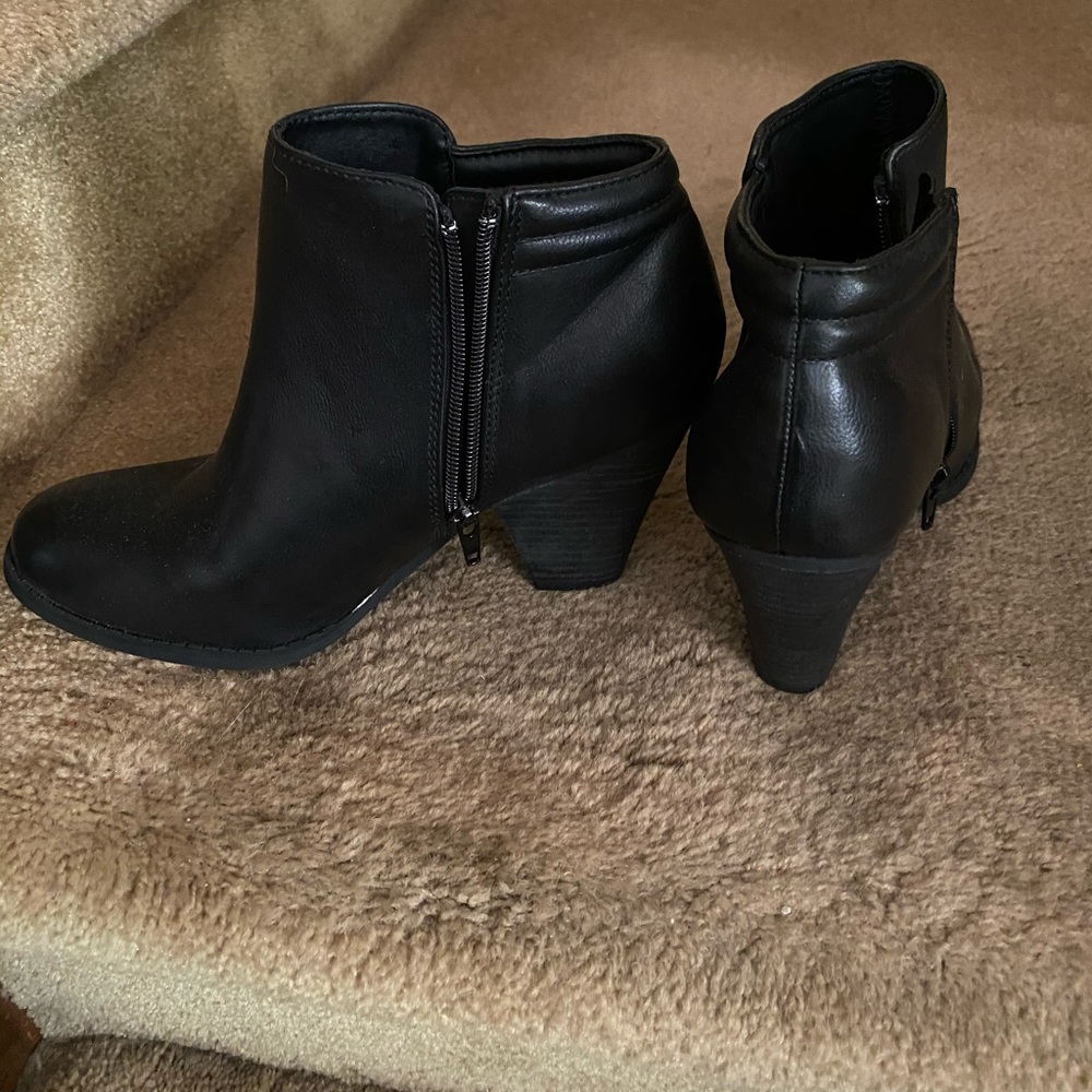 Brand new MIA black booties sz 9